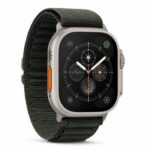 Apple Watch Ultra 4 s titánovým puzdrom na bielom pozadí