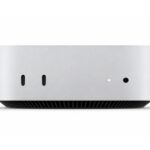 Mac mini M6 spredu na bielom pozadí