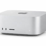 Mac Studio s čipom M5 Ultra na bielom pozadí
